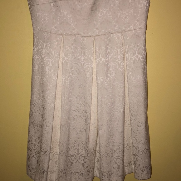 White elegant dress size large - Picture 3 of 4
